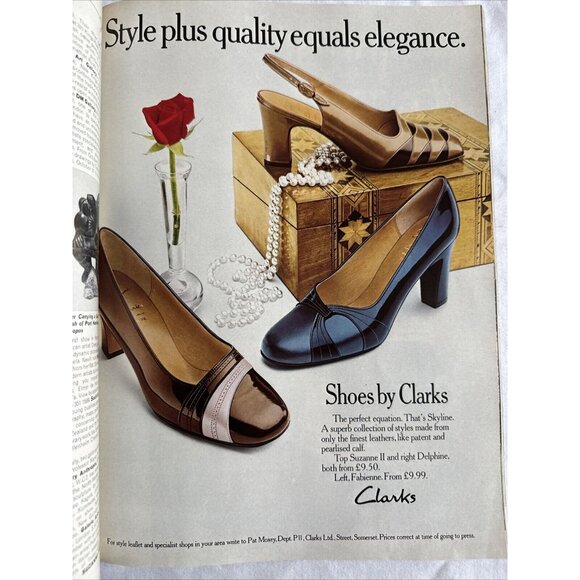 BRITISH VOGUE - October 1974 - Picture 8 of 13